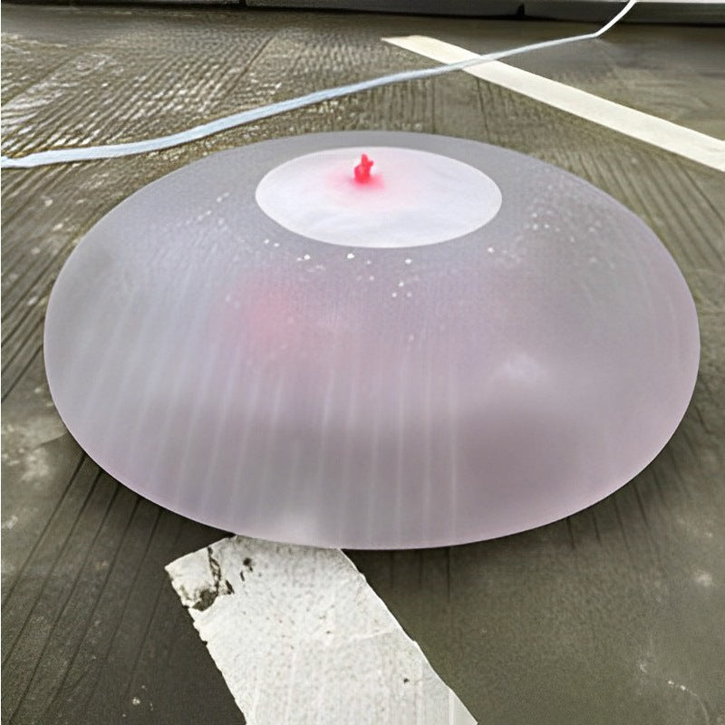 The unbreakable water balloon can be filled with water to relieve pressure and inflate for children to pat the ball and blow the balloon. The same style as the internet celebrity