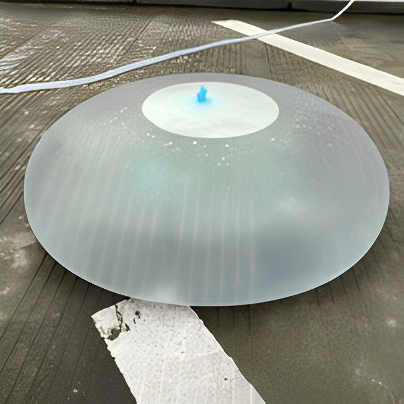 The unbreakable water balloon can be filled with water to relieve pressure and inflate for children to pat the ball and blow the balloon. The same style as the internet celebrity