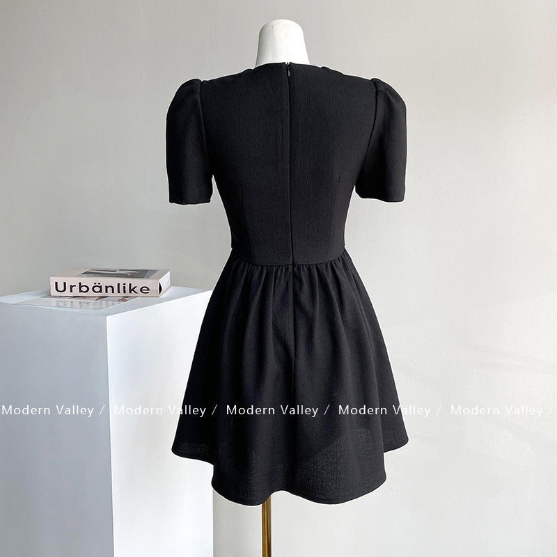 French retro small fragrance style temperament lady dress 2023 new style niche design waist slimming A-line skirt