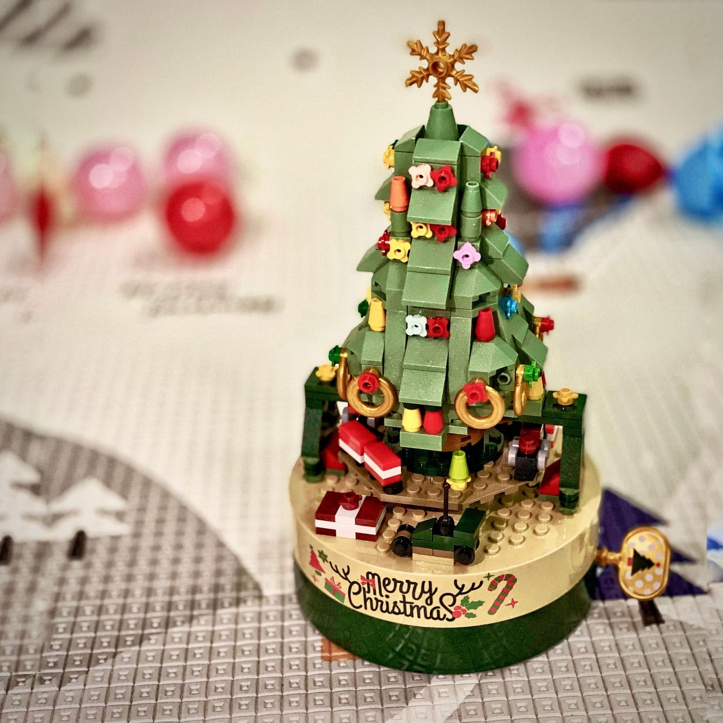 Jiaqi 1302 compatible with Lego colorful Christmas tree rotating music box Christmas building blocks Christmas gift t