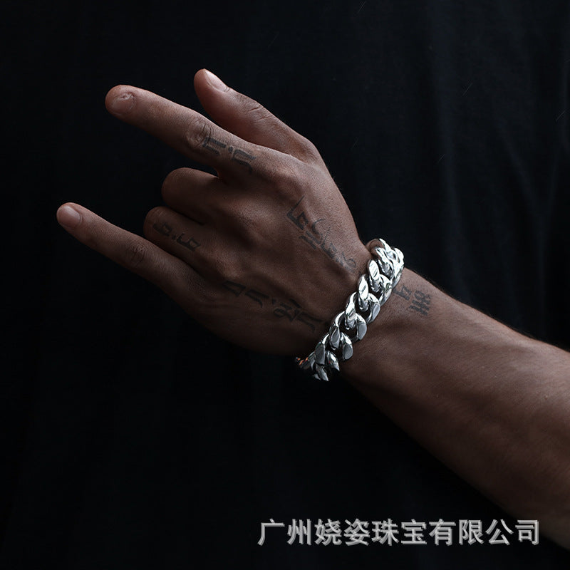 Factory direct sales of European and American hip-hop jewelry, trendy hiphop titanium steel bracelet, personalized and versatile stainless steel Cuban chain