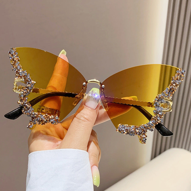 Cross-border 2023 new butterfly shape diamond-encrusted frameless sunglasses women's fashion personality exaggerated sunglasses European and American Internet celebrities