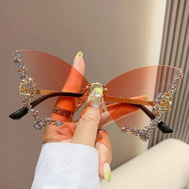 Cross-border 2023 new butterfly shape diamond-encrusted frameless sunglasses women's fashion personality exaggerated sunglasses European and American Internet celebrities