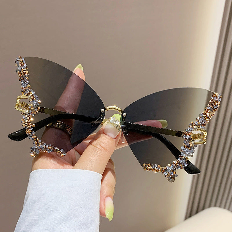 Cross-border 2023 new butterfly shape diamond-encrusted frameless sunglasses women's fashion personality exaggerated sunglasses European and American Internet celebrities