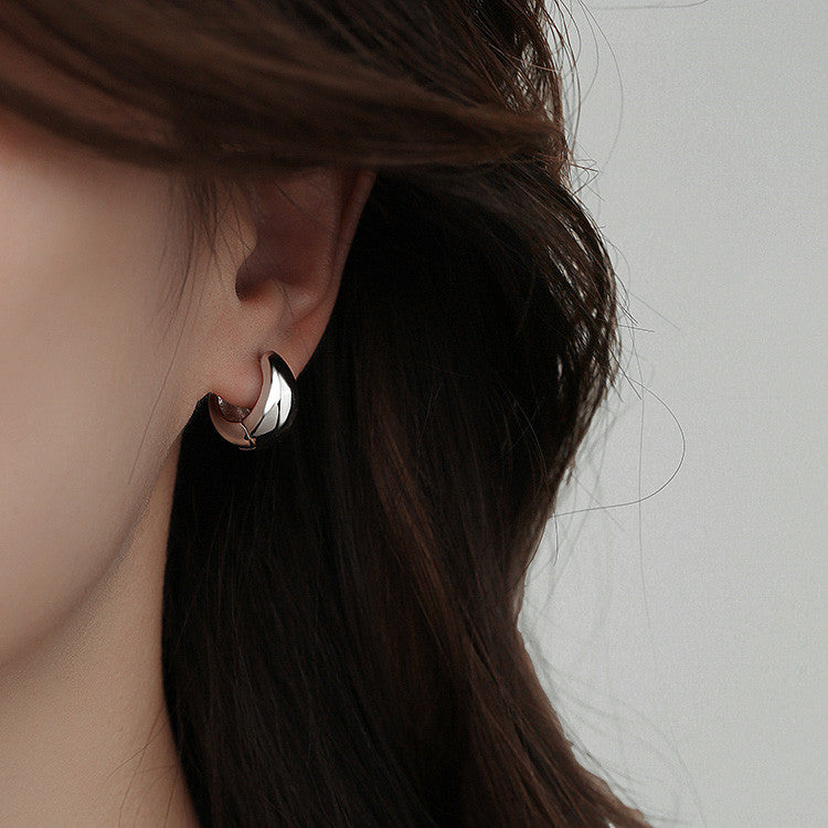 Korean style water drop earrings light luxury European and American retro hot-selling earrings high-end niche French earrings female simple earrings