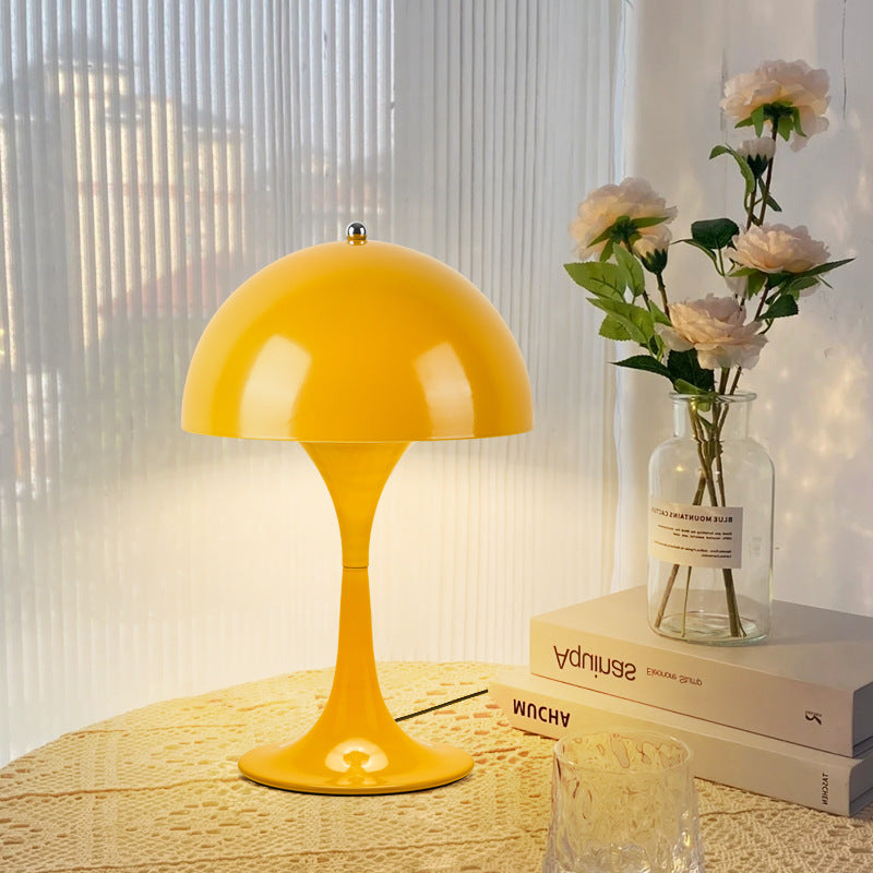 Cross-border Danish mushroom table lamp bedroom bedside ins style bud lamp retro personality charging touch decorative table lamp